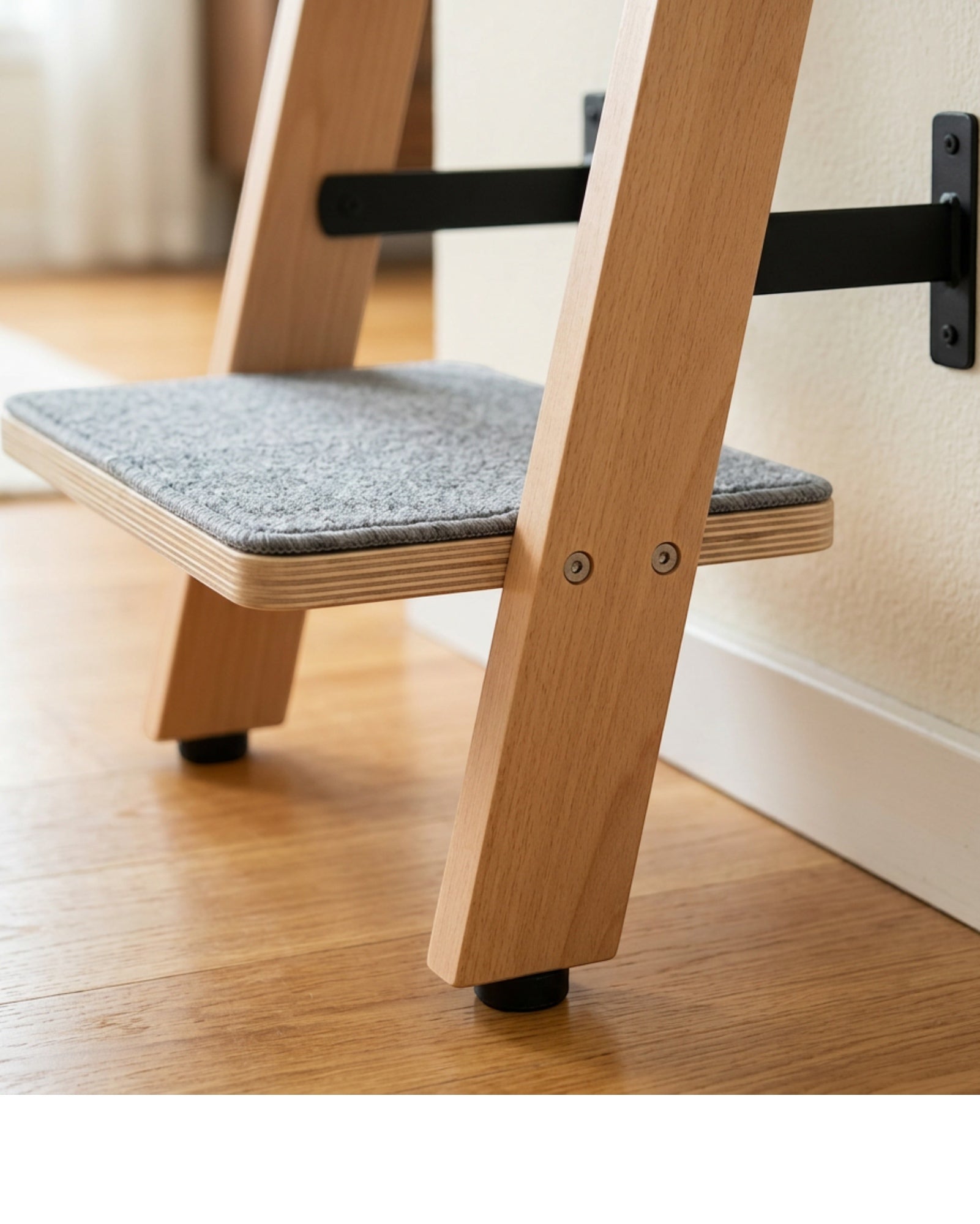 Graiy Leaning Beech Ladder Cat Tree 140 cm Natural - Detail view